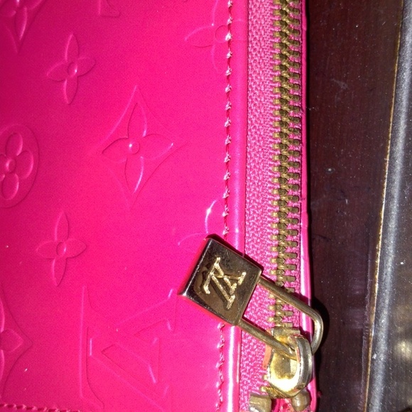 Hot Pink Louis Vuitton Bag - Picture 4 of 9